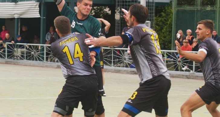 p1019579b.jpg